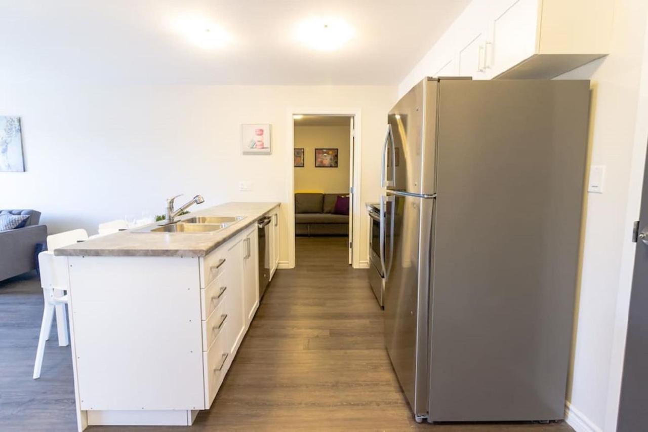 Newly Renovated Modern Condo Near Hospital, Unb Patio & Parking Coffee Saint-Jean Extérieur photo