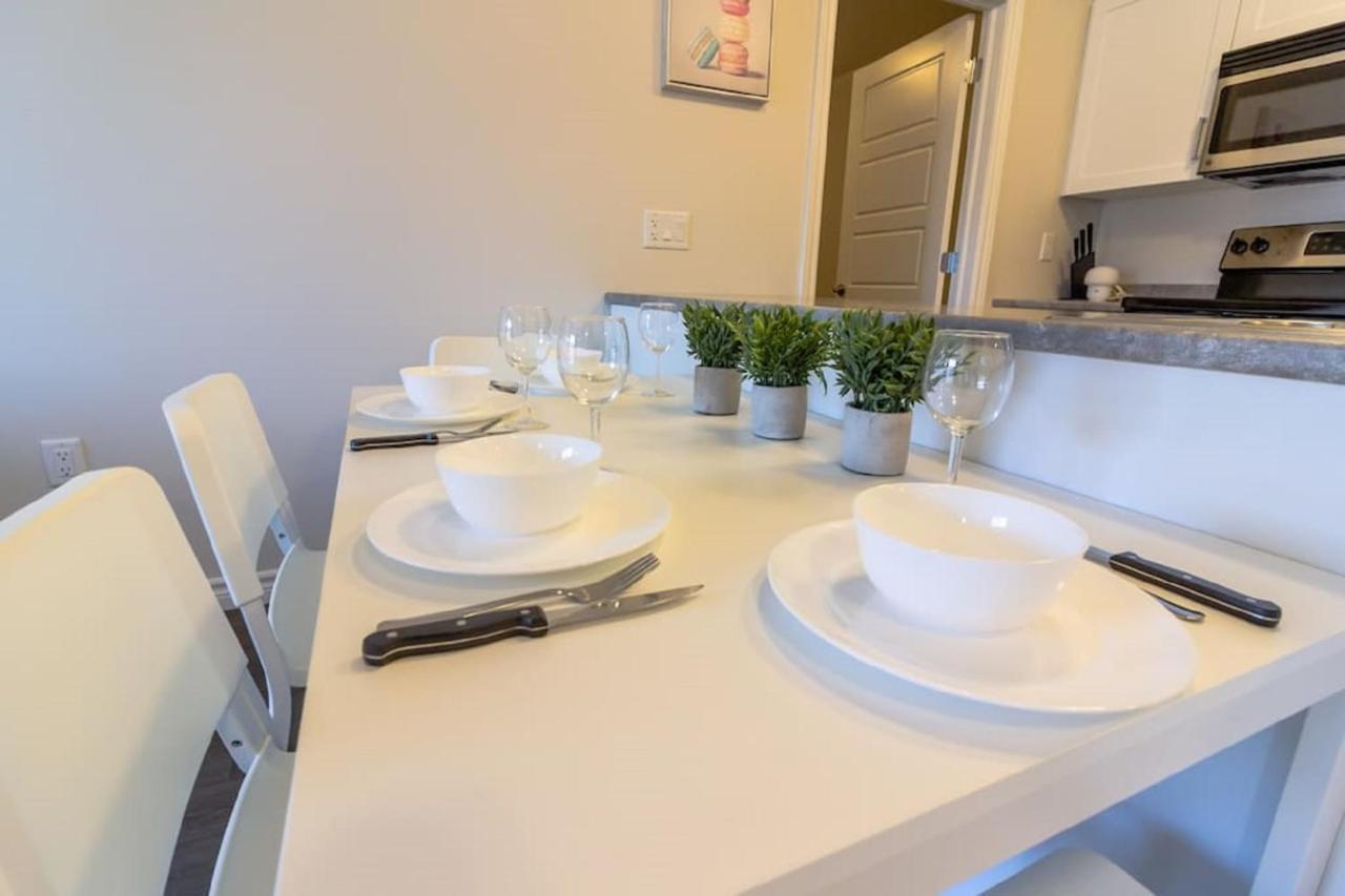 Newly Renovated Modern Condo Near Hospital, Unb Patio & Parking Coffee Saint-Jean Extérieur photo