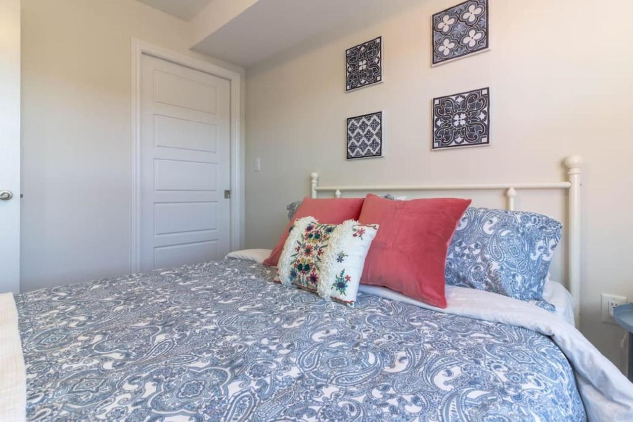 Newly Renovated Modern Condo Near Hospital, Unb Patio & Parking Coffee Saint-Jean Extérieur photo
