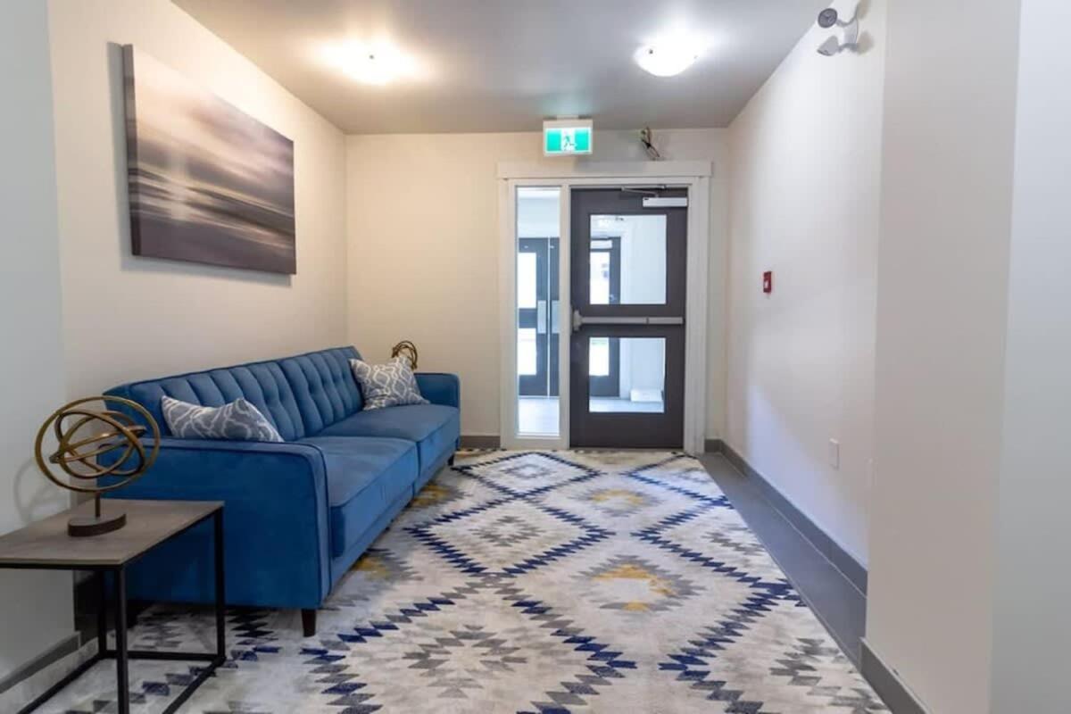 Newly Renovated Modern Condo Near Hospital, Unb Patio & Parking Coffee Saint-Jean Extérieur photo
