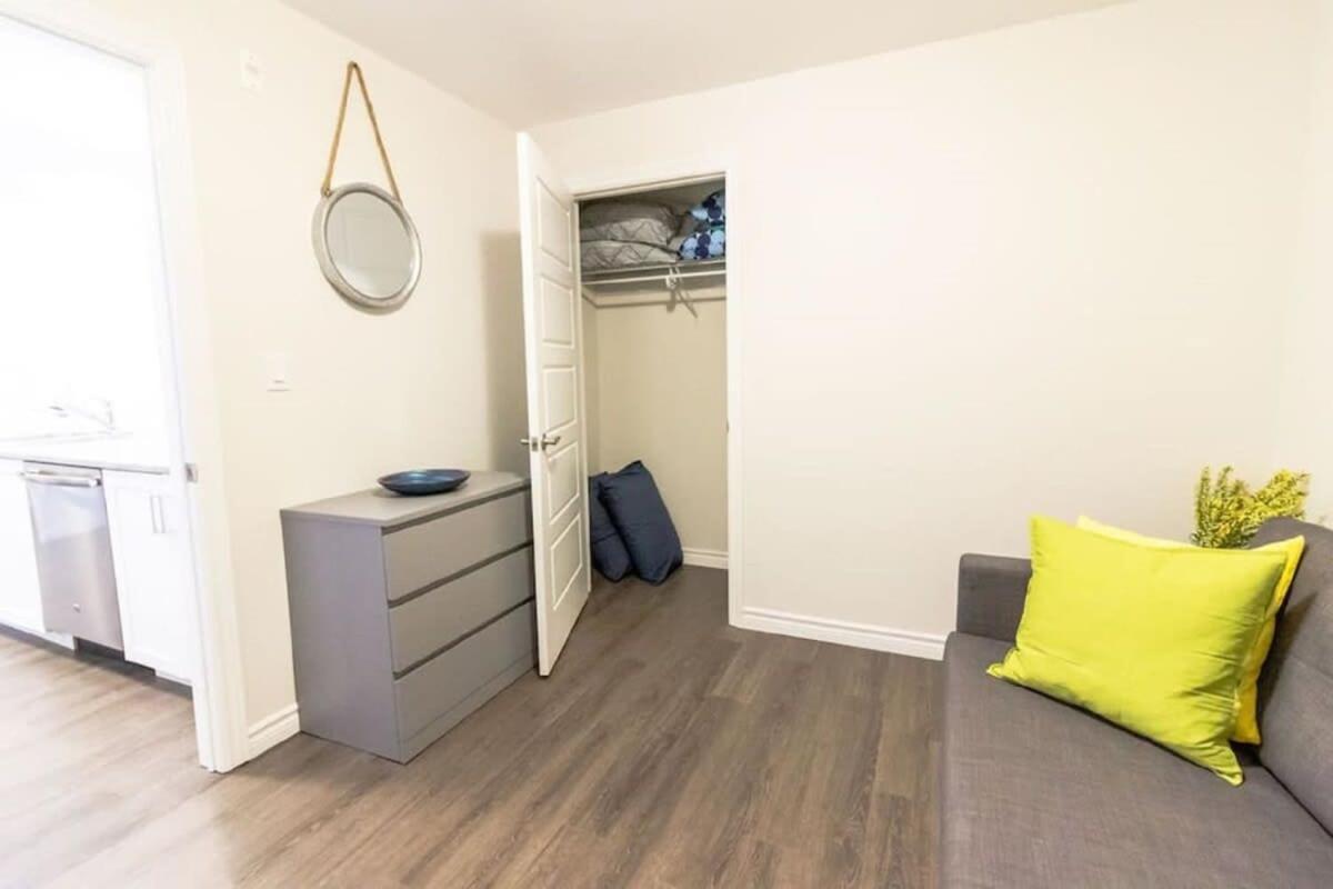 Newly Renovated Modern Condo Near Hospital, Unb Patio & Parking Coffee Saint-Jean Extérieur photo